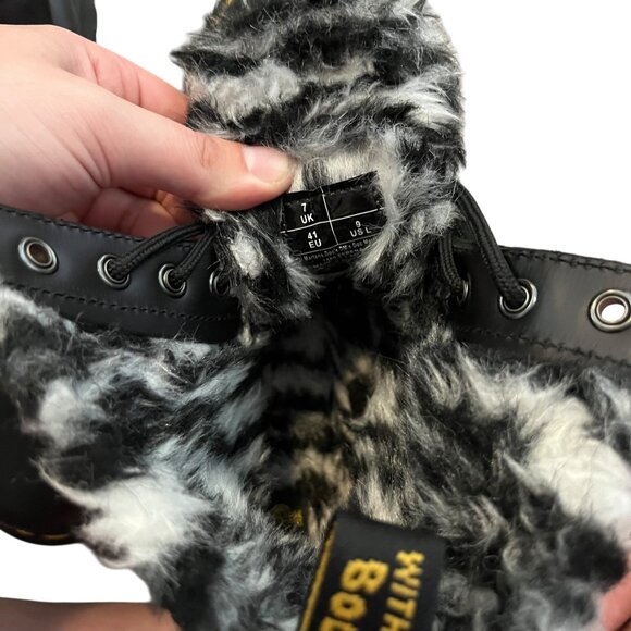 Dr. Martens Black Leather Fur-Lined Boots Womens Size 8 Lace-Up With Yellow Stit - Picture 8 of 10